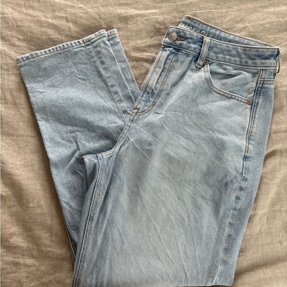 American Eagle Women’s Light Blue Jeans